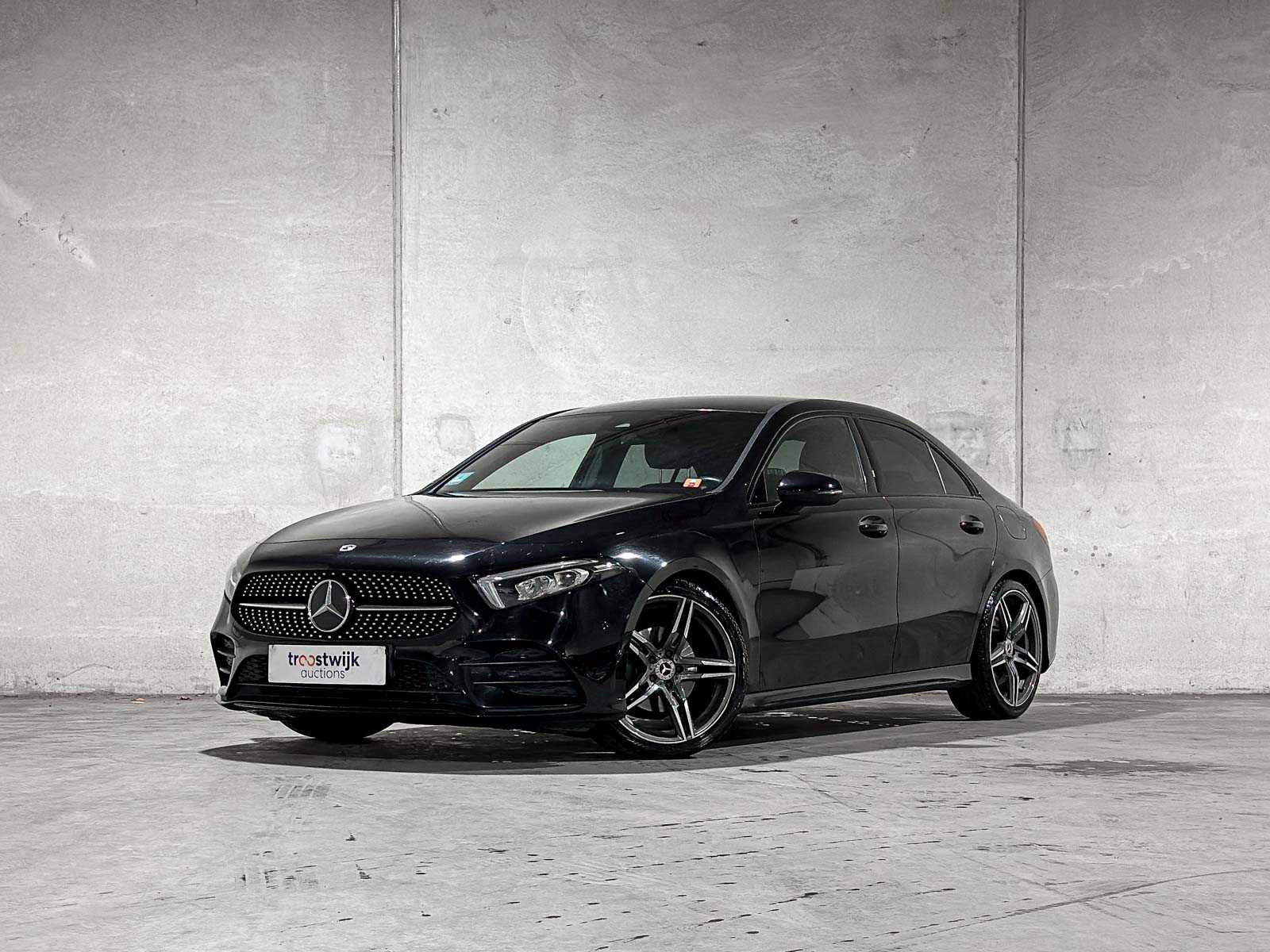 Mercedes-Benz A200 Business Solution AMG A-klasse 163pk 2020 (Origineel-NL), J-049-DZ
