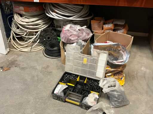 Batch of various contractor materials