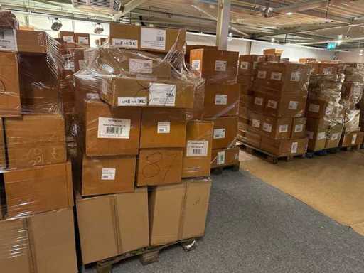 Décoration du terrain, valeur de vente au détail 4 300 €,