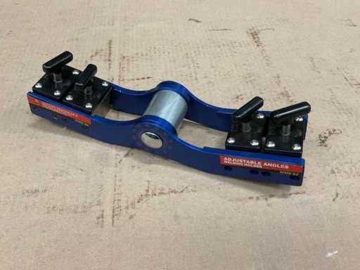 Angle weld holder