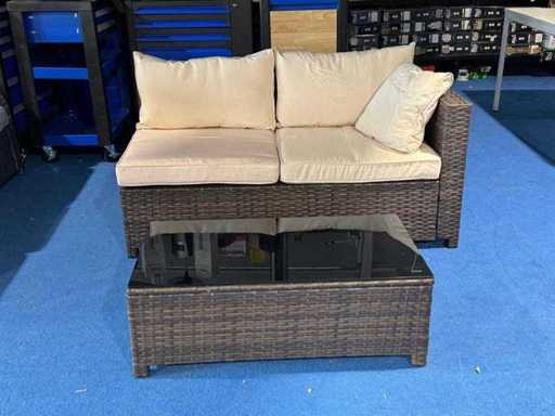 Lounge-Set mit neuem Tisch
