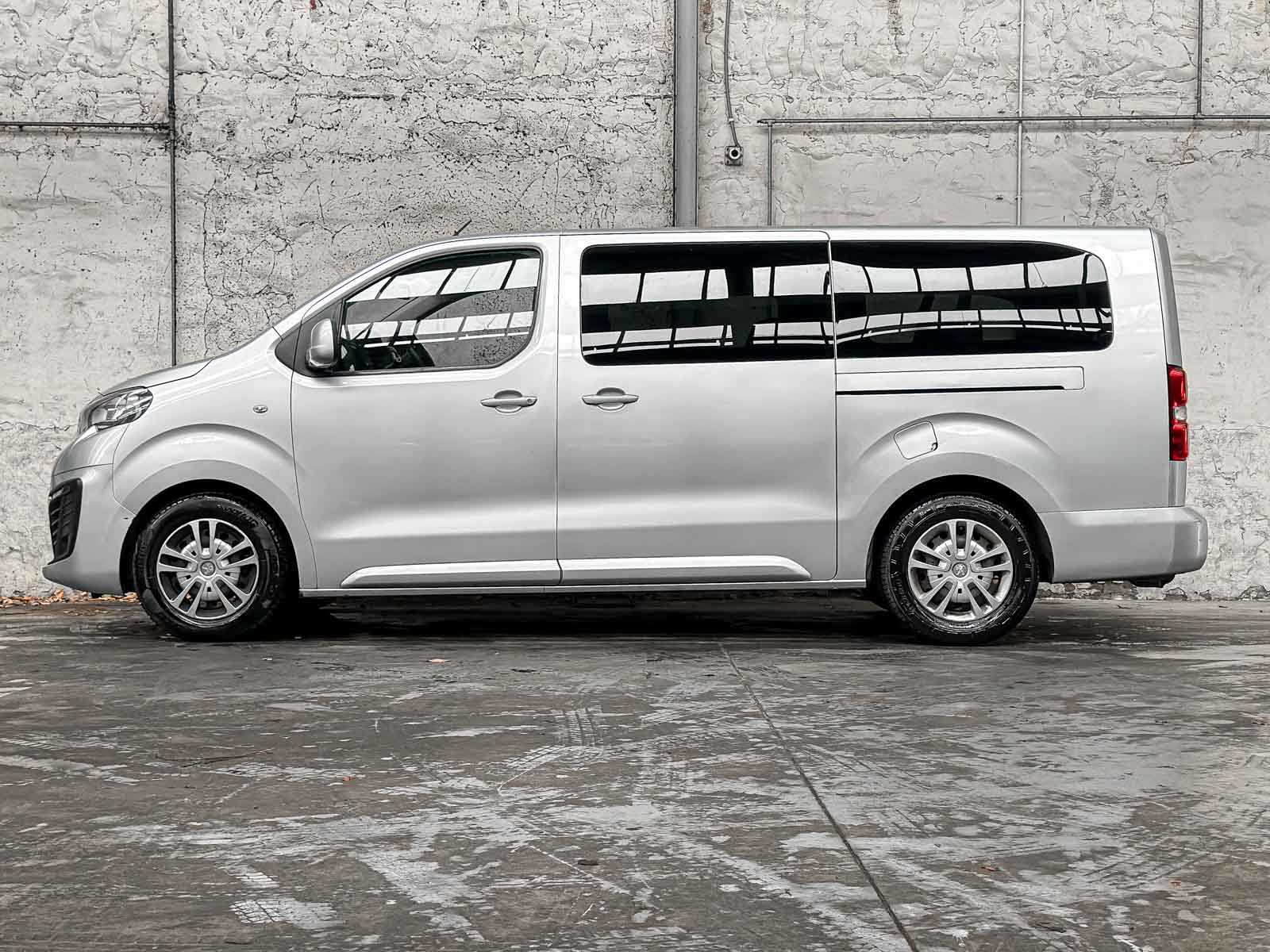 Peugeot Expert Traveller 1.5 9-Sitzer 120 PS 2019