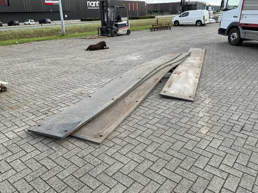 Plastic road plates (4x)