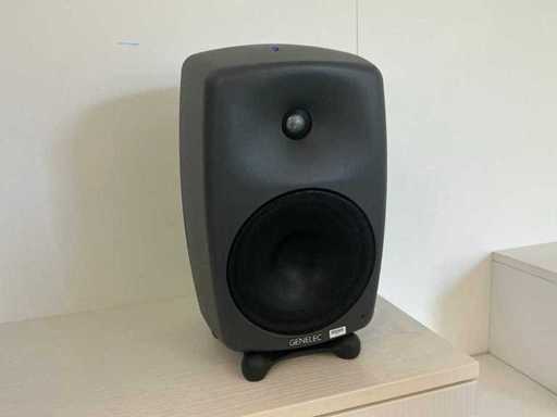 Monitor bi-amplificat Genelec 8050A