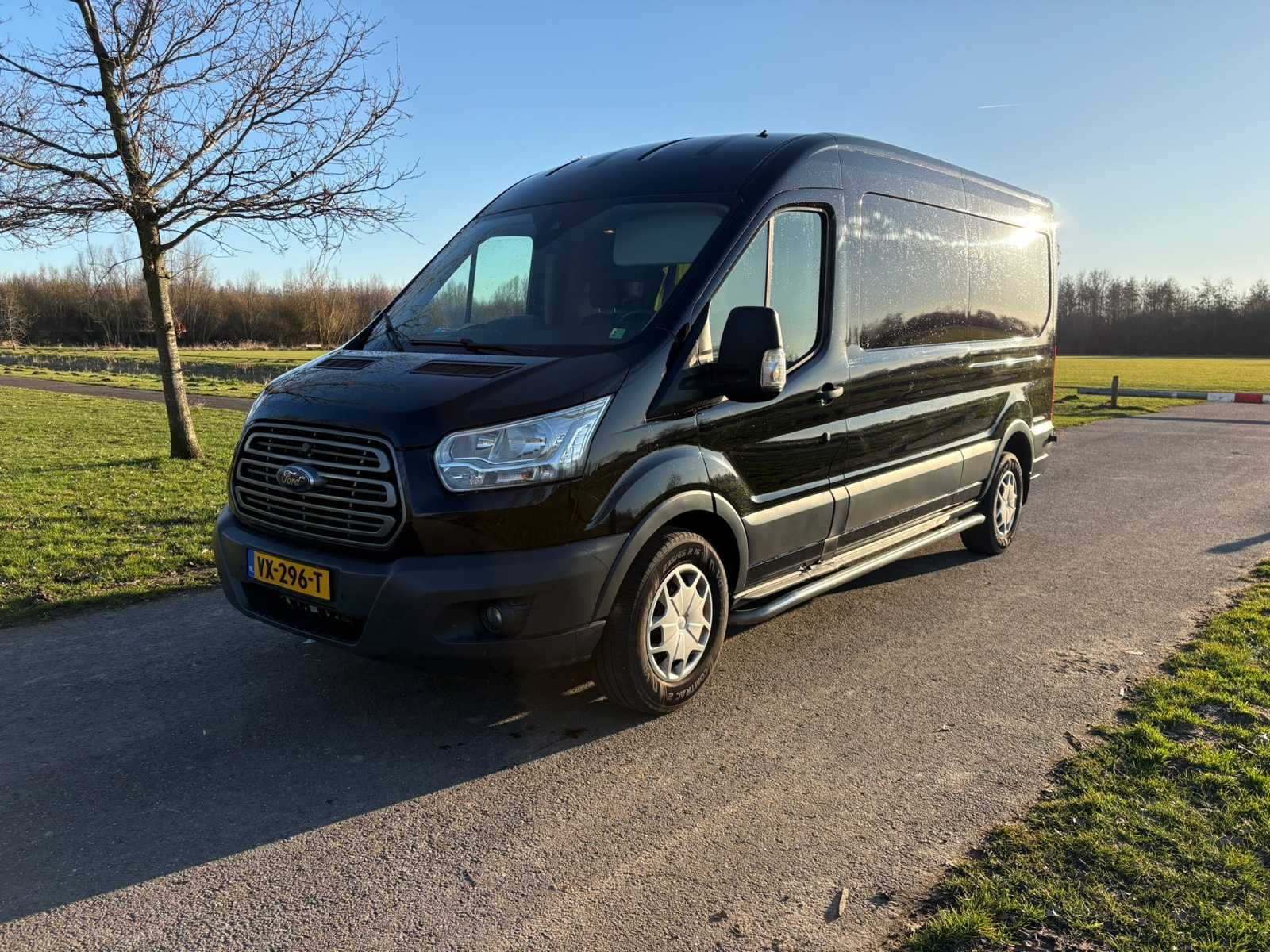 Ford Transit 350 2.2 TDCI L3H2 Tr Commercial Vehicle
