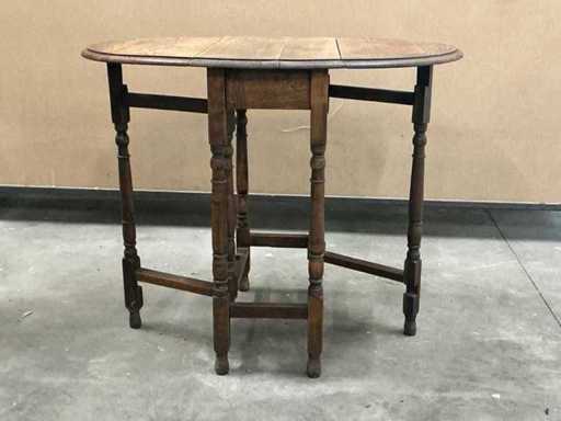 Antieke Opklapbare Bijzettafel