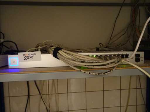 Ubiquiti UniFi - US-24 - Switch