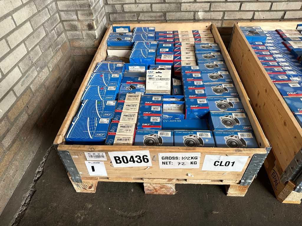 SKF - 72kg (net) with various (automotive) bearings from SKF (B0436)