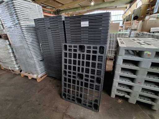   70 pallet di plastica tipo AUER LP1208