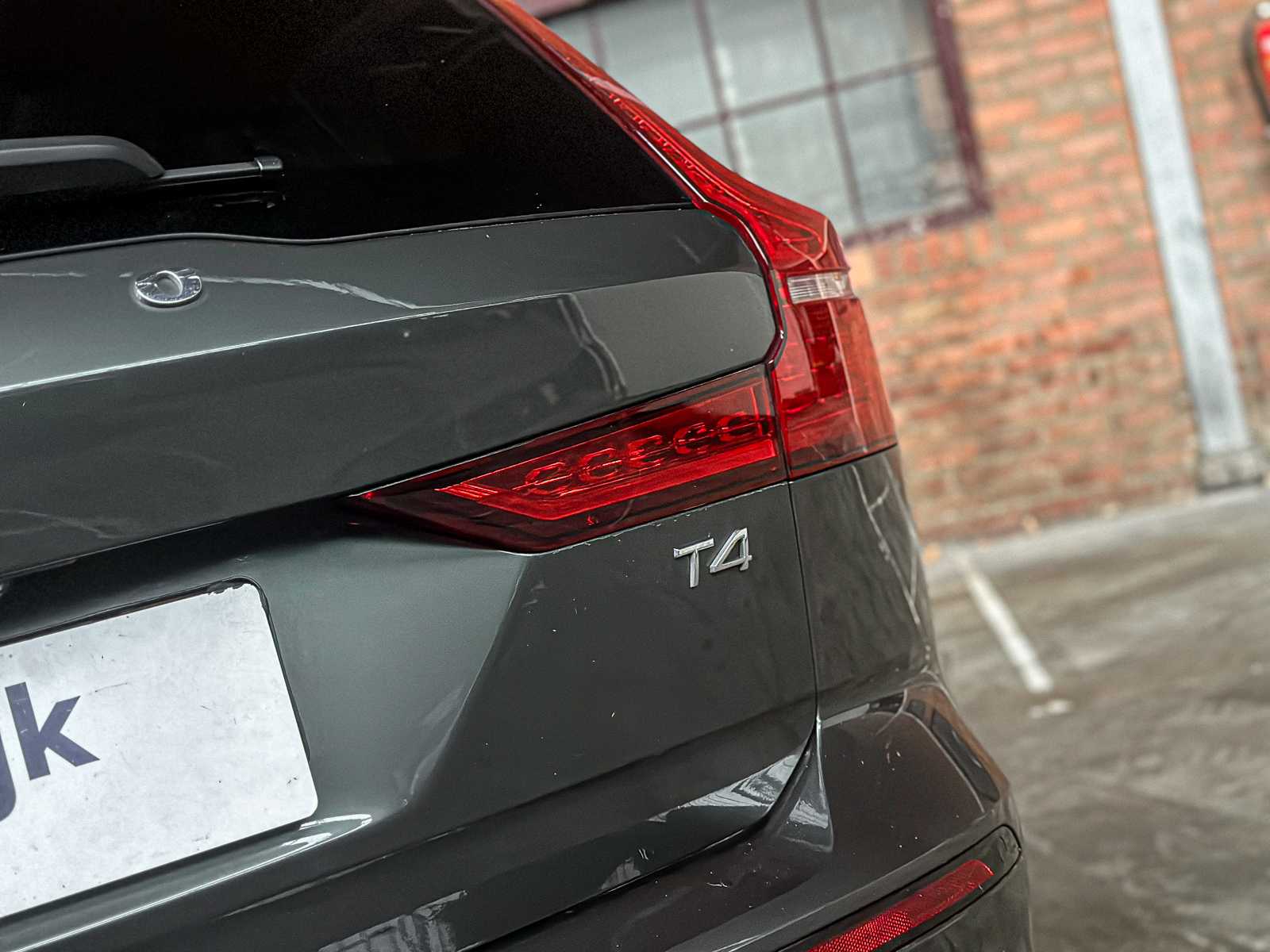 Volvo V60 2.0 T4 Momentum Proline 188pk 2019 (Original-NL), ZP-740-L