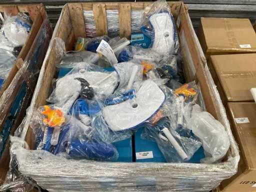 Partij zwembad toebehoren in pallet