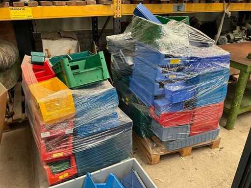 Various plastic sorting trays