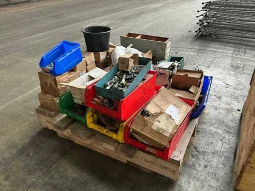 Batch of nuts and bolts