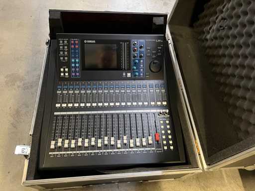 YAMAHA - LS9-16 - 16-Channel Digital Mixer