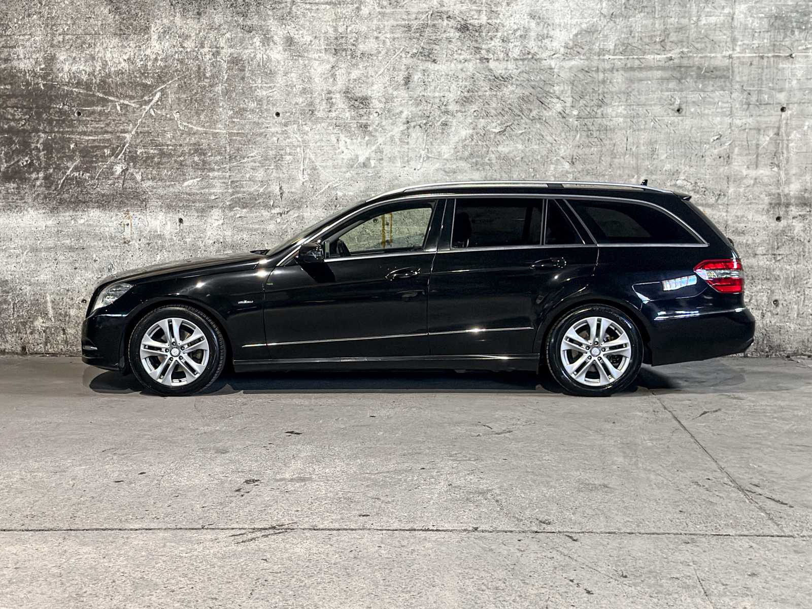 Mercedes-Benz E200 Estate CGI Business Class Avantgarde E-klasse 184pk 2012, 7-KHJ-54