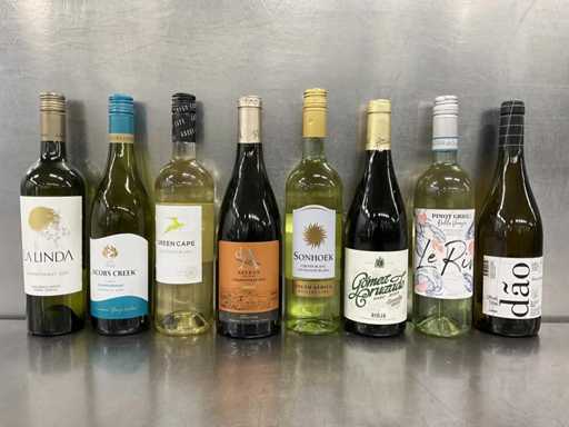 Bottle of white wine (8x)