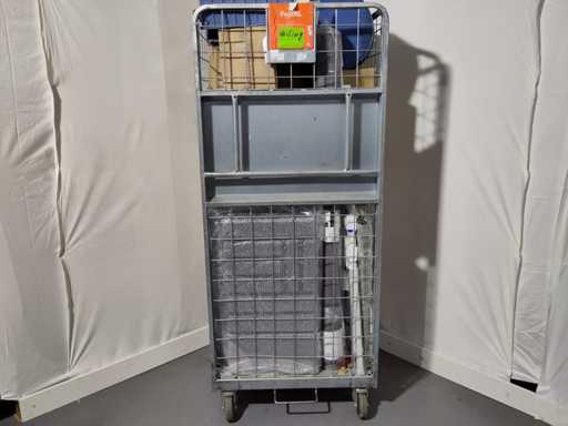 Rolcontainer met diverse producten