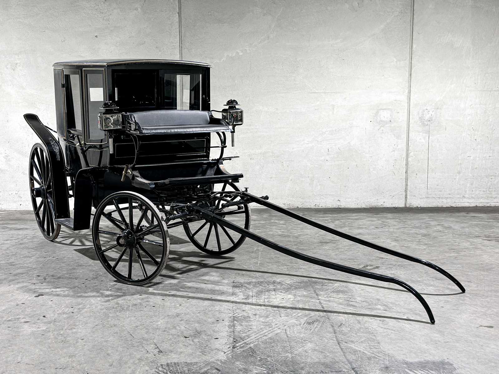 Carriage Berline Classic Horse-Drawn Carriage