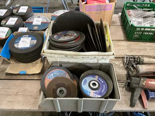 Batch of grinding wheels