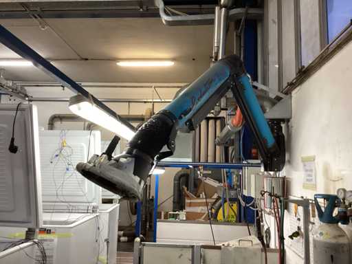 CORAL Articulated arm vacuum cleaner