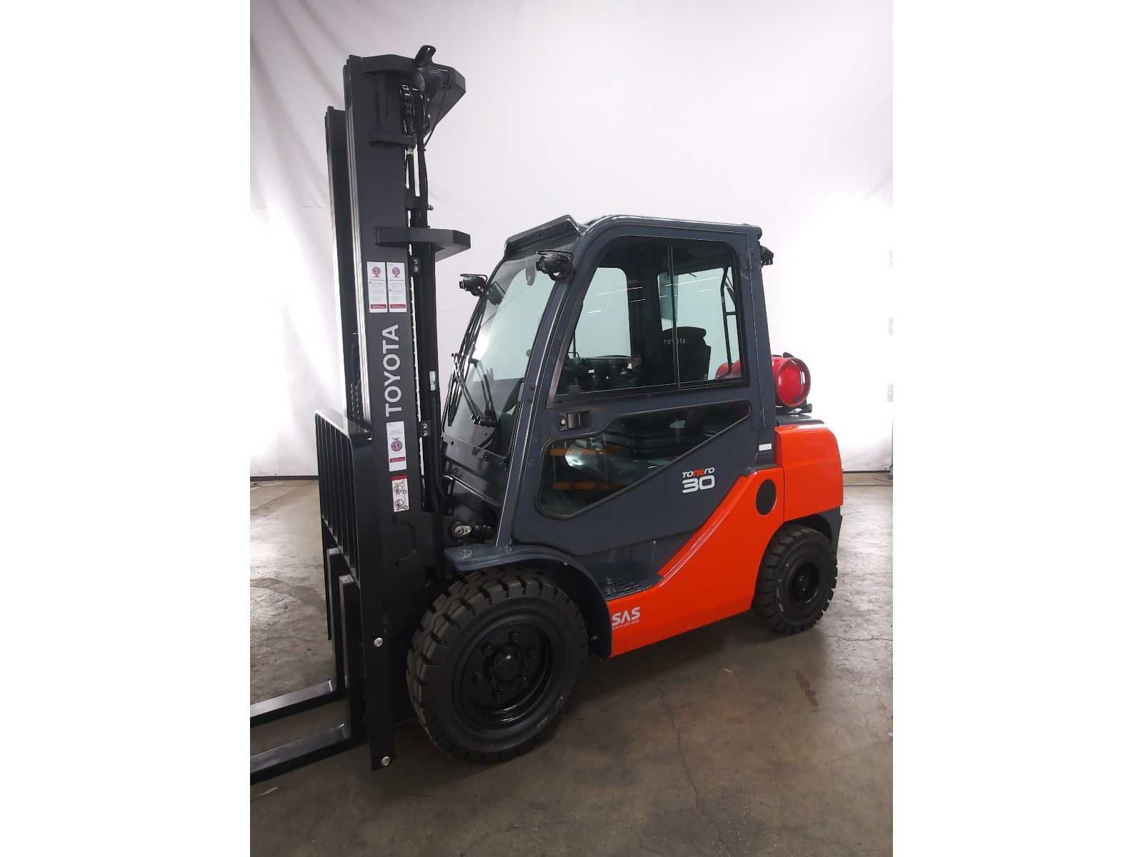 TOYOTA 02-8FGF30 Forklift