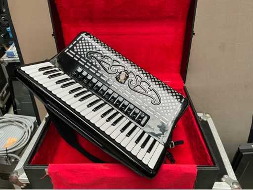 Superior 9 Accordeon Muziekinstrument