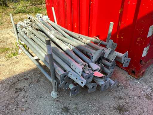 Batch of braces and props