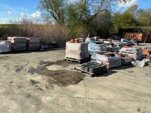 Partij restanten dakpannen