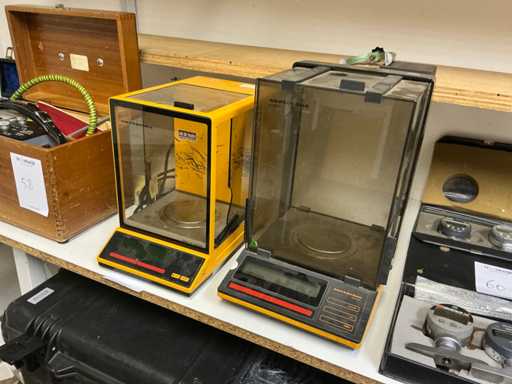 Échelle de précision Sartorius (2x)