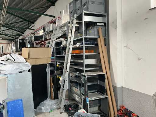 Rafturi de depozitare (3x)