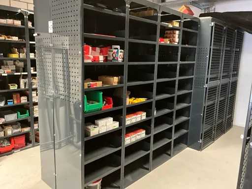 Raft de depozitare Würth cu uși și conținut din grilaj