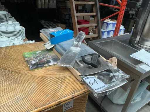 Small batch of various kitchen supplies