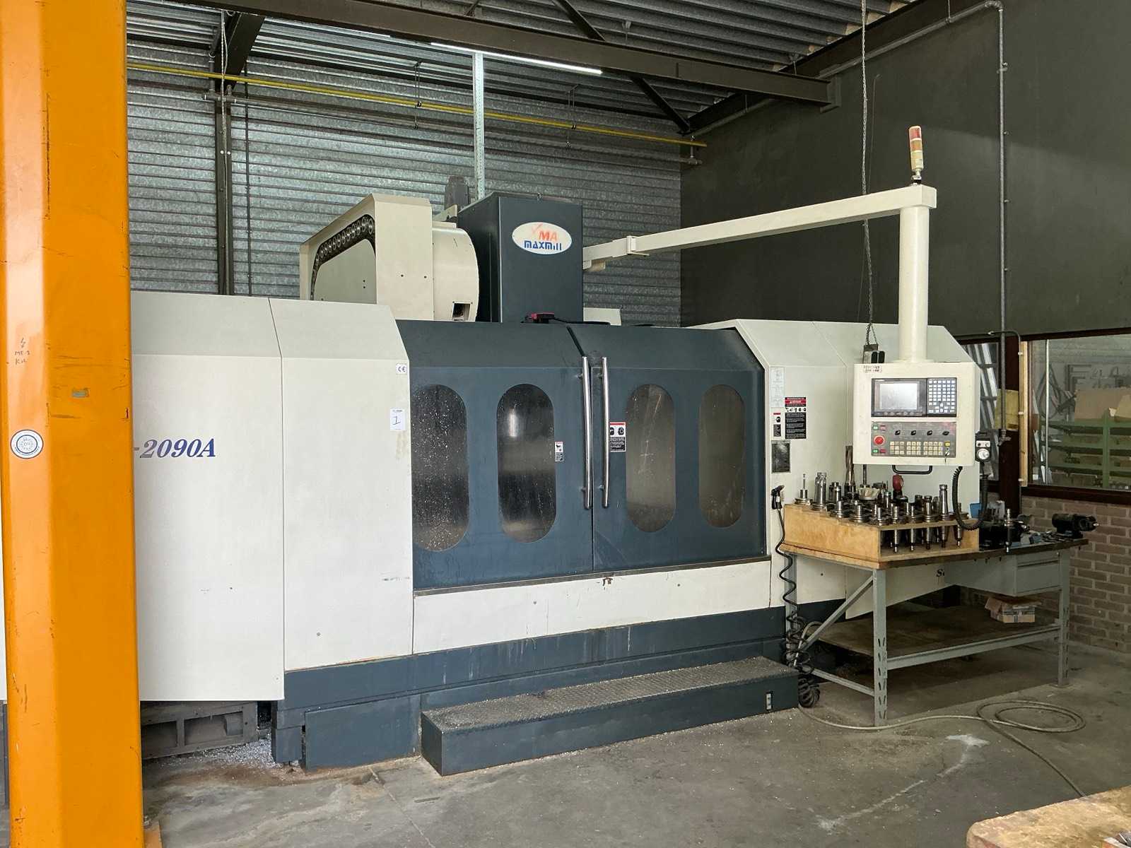 2006 Maxmill VMC-2090A CNC Universal Machining Centers