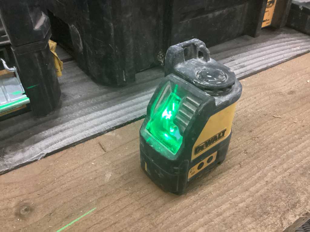 DeWalt DW088CG Cross Line Laser Troostwijk Auctions