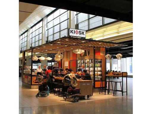 Complete sushi and noodle kiosk