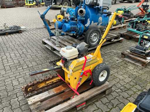 2020 Feco TR 12 Trancheuse