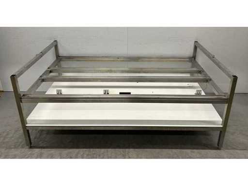 Carrello di atterraggio per l'attrezzatura