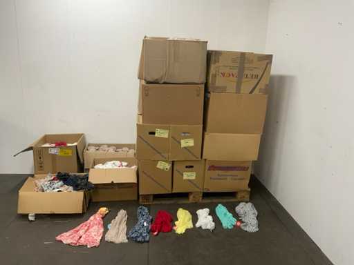 Batch of various shawls