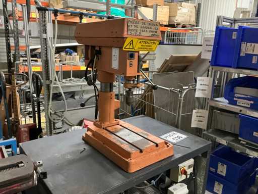 CINCINNATI MILACRON PF26 Perceuse à colonne