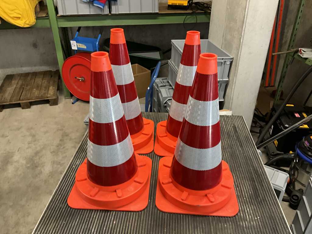 Traffic cone (4x)