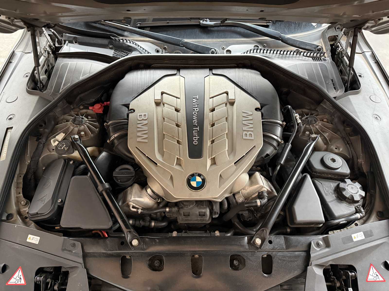 BMW 750i xDrive High 4.4 V8 Executive 408pk 2010 7-Serie, L-524-ZV