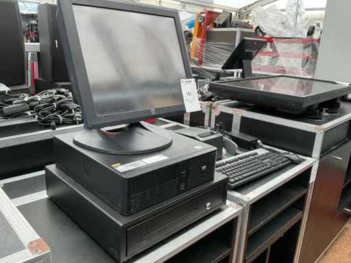Caisse enregistreuse HP avec écran, clavier, souris et système de paiement