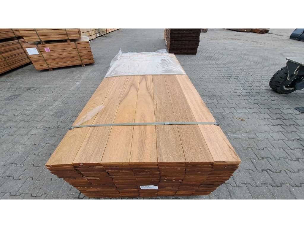 Planches de bois dur de première qualité en teck de Guyane rabotées 21x145mm, longueur 155cm (96x)