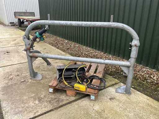 2011 Lifting Crane 200kg