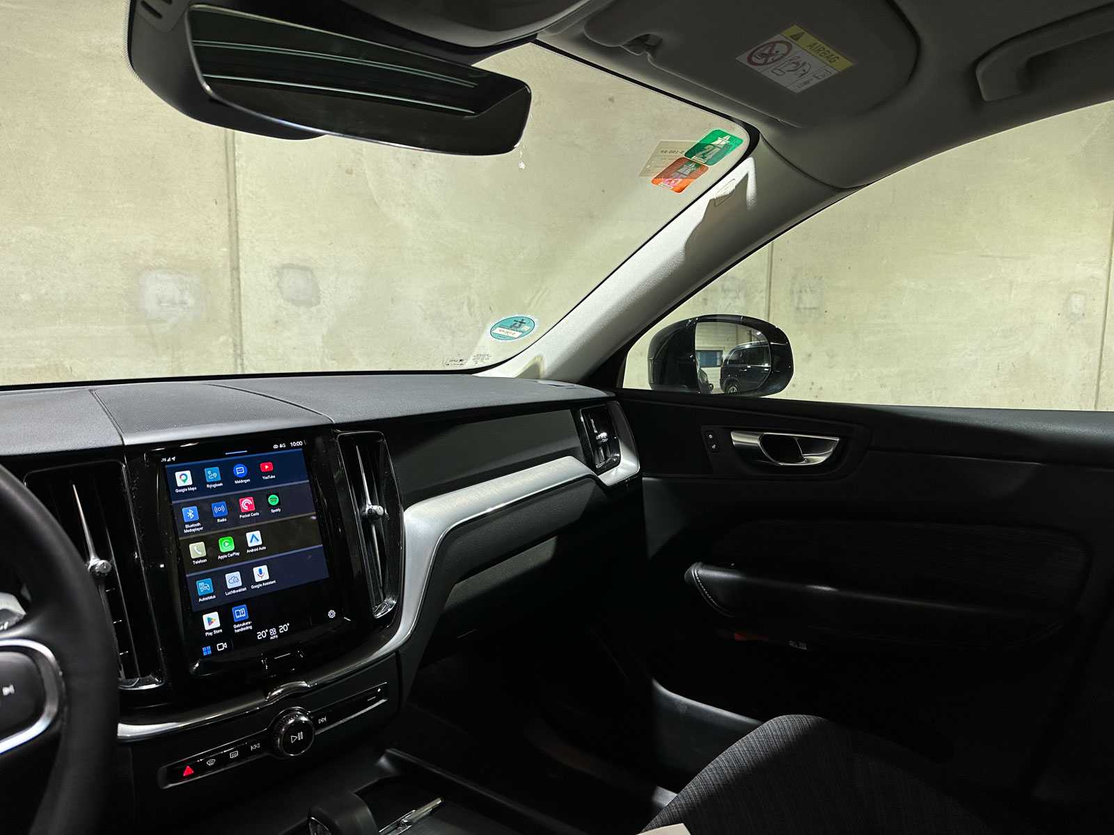 Volvo XC60 2.0 T6 Plug-in hybrid AWD Core Bright 253pk 2027 (Origineel-NL+1e eigenaar), S-190-RP