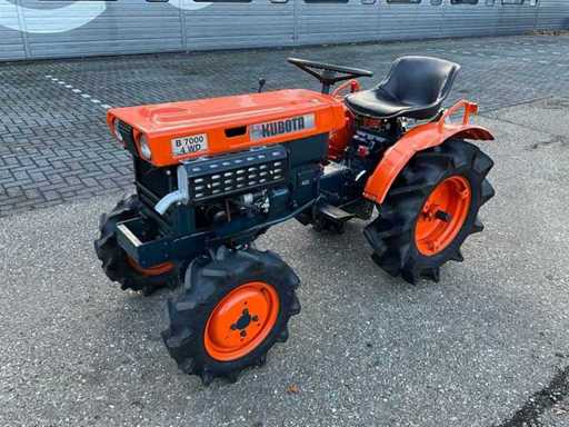 Kubota B7000 4WD Mini Tractor