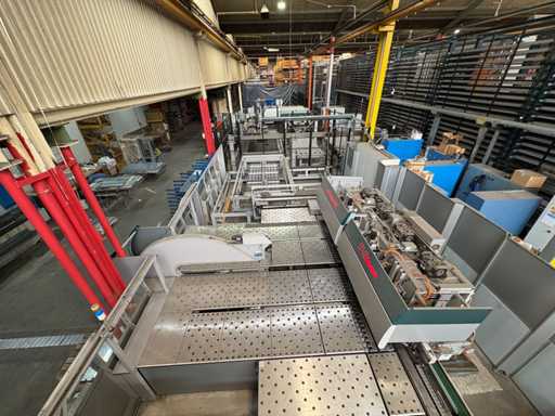 Centre de traitement de la tôle SALVAGINI avec ligne de poinçonnage/pliage/stockage