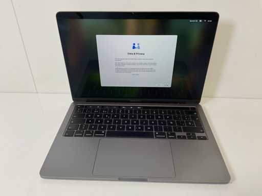 Apple MacBook Pro 13,3", Core(TM) i7 10. Generation, 16 GB RAM, 500 GB NVMe Laptop