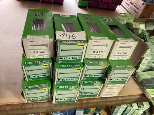 12 Kisten Holzbolzen