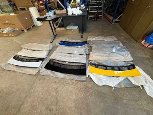 AUDI R8 12 x Rear Spoiler 4S8827555